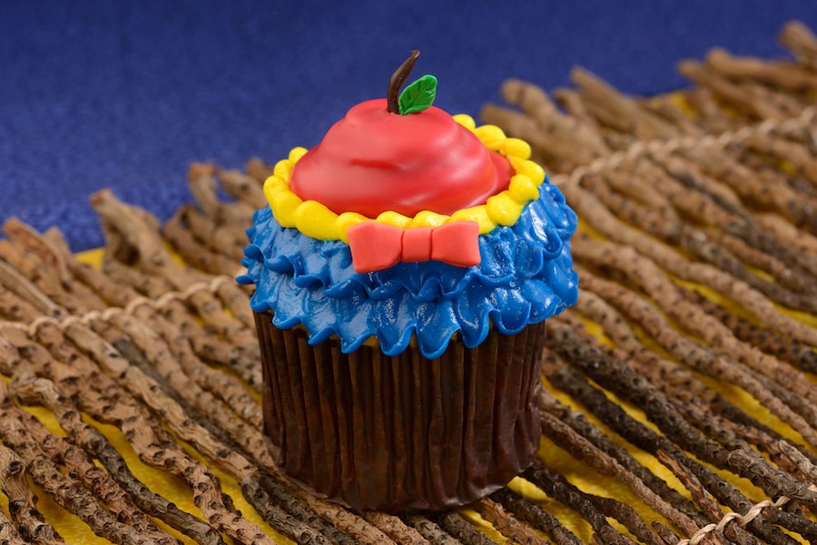It's Time to Celebrate Princess Week, With Treats! The DIS  Snow White Cupcake 