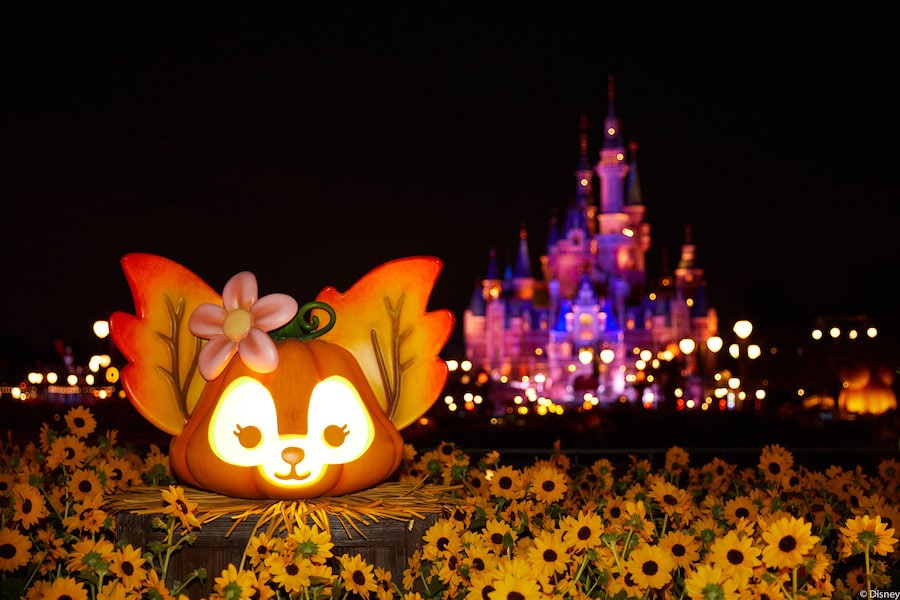 Shanghai Disney Resort Halloween-themed decor