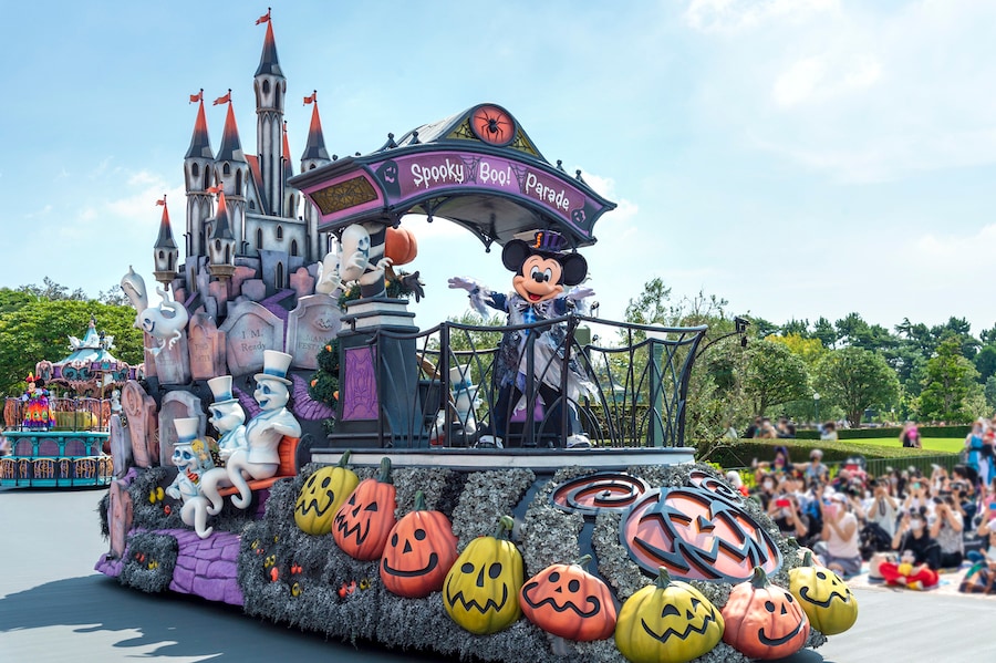 Halloween chega aos parques Disney ao redor do mundo