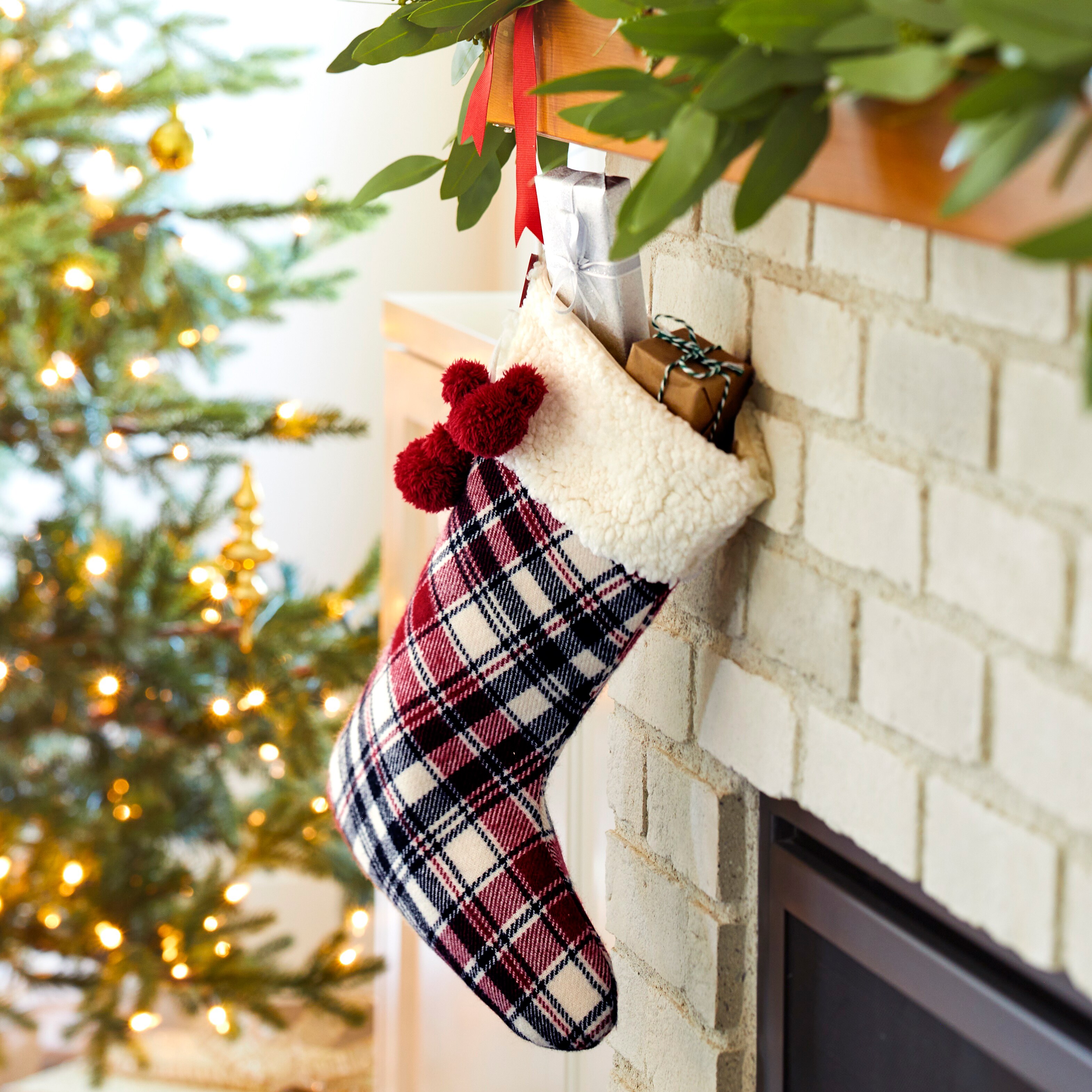 Mickey Mouse Homestead Collection, Christmas Decor