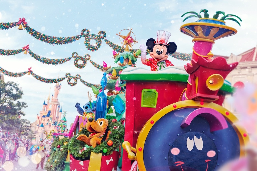 “Mickey’s Dazzling Christmas Parade”