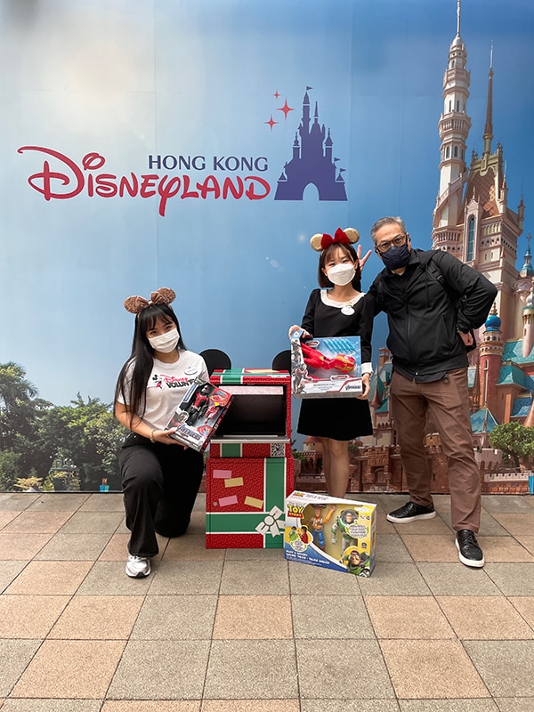 Hong Kong Disneyland VoluntEARS toy drive