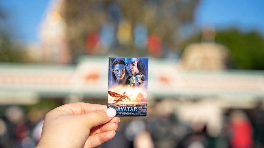 Avatar themed Disneyland film release-day pin