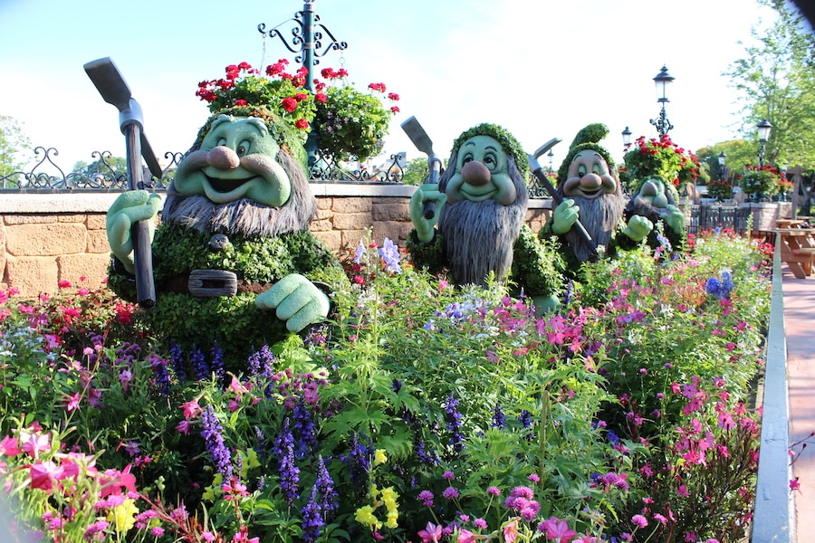 Seven Dwarfs topiary at EPCOT