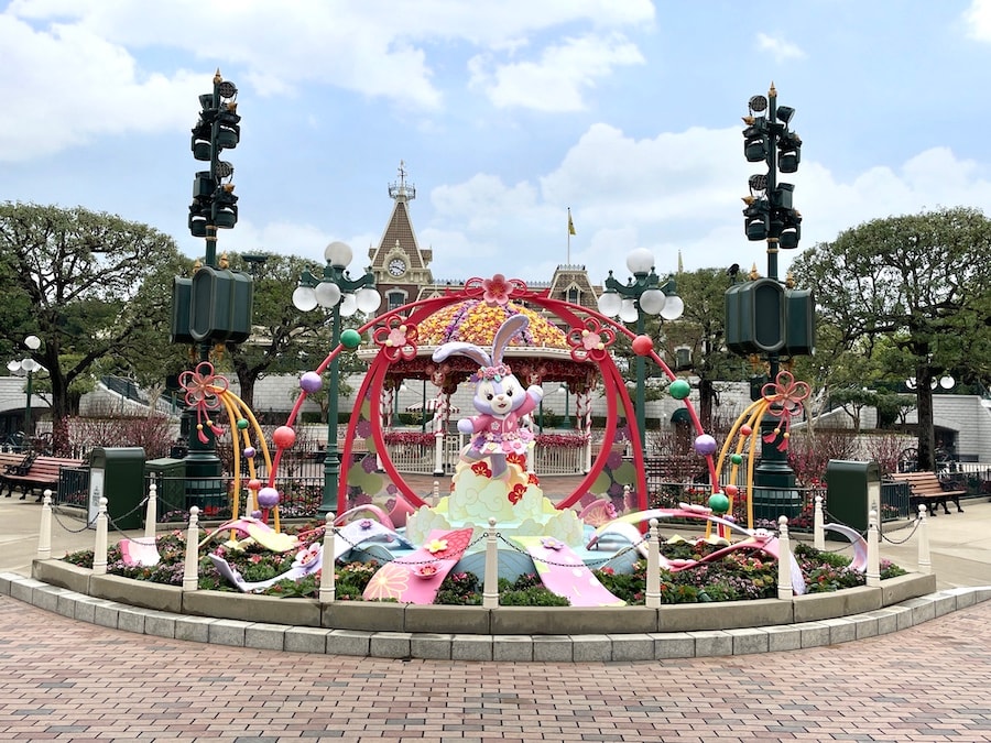 The StellaLou planter is the most iconic point in Hong Kong Disneyland. Guests love taking photos here.