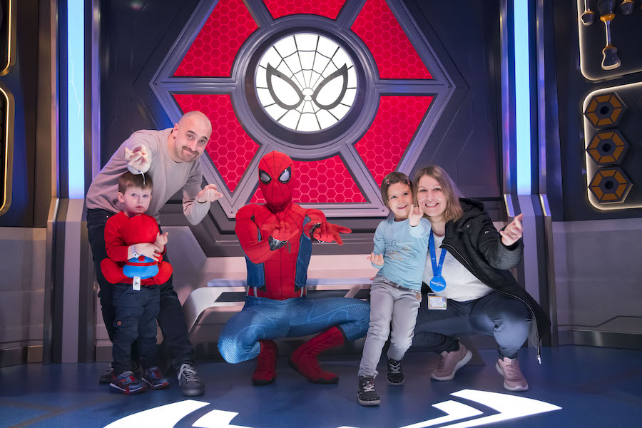 Make-A-Wish kids at Disney Hotel New York – The Art of Marvel