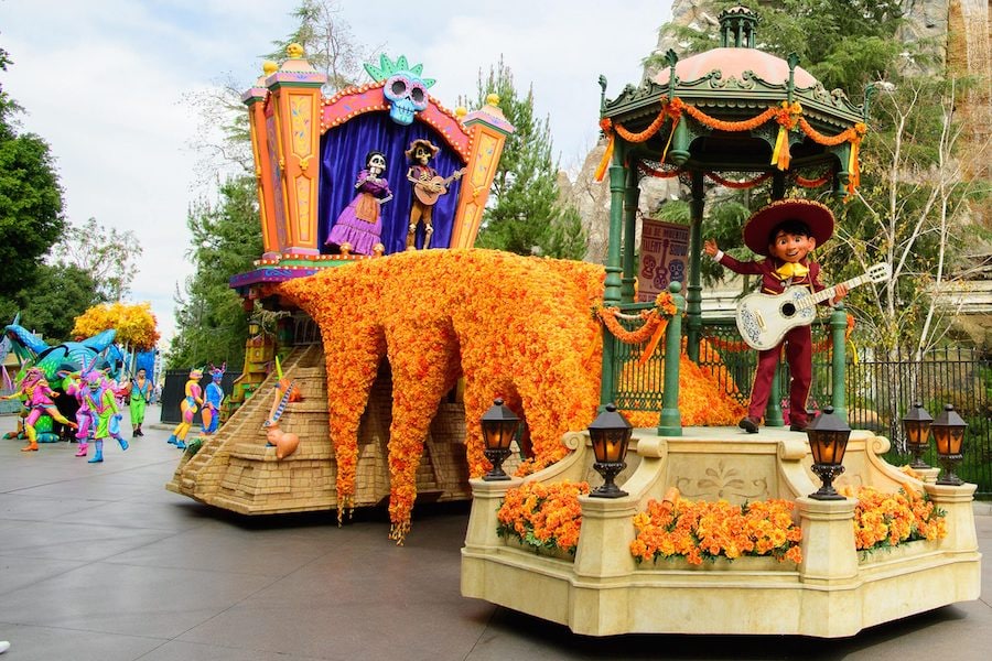 “Magic Happens” Parade at Disneyland Park