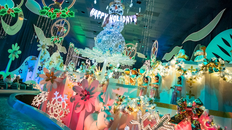 “it’s a small world” Holiday returns to Disneyland park