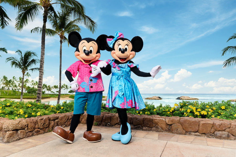 With its fun recreation features and restaurants, its comfortable rooms, and its combination of Disney magic with Hawaii’s beauty and culture, Aulani, a Disney Resort & Spa in Hawai`i offers a way for families to vacation together on the island of O`ahu.