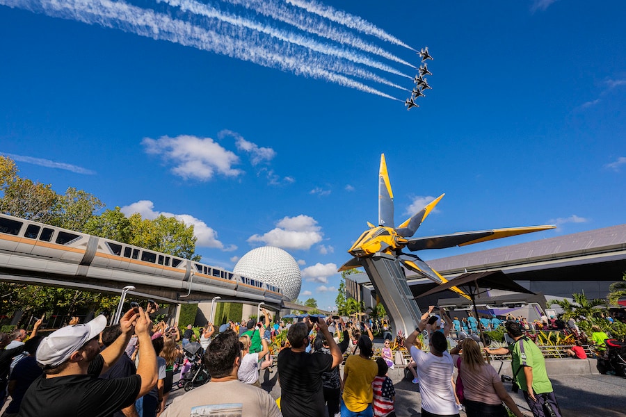 Image of Disney World audience watching the United States Air Force Thunderbirds 