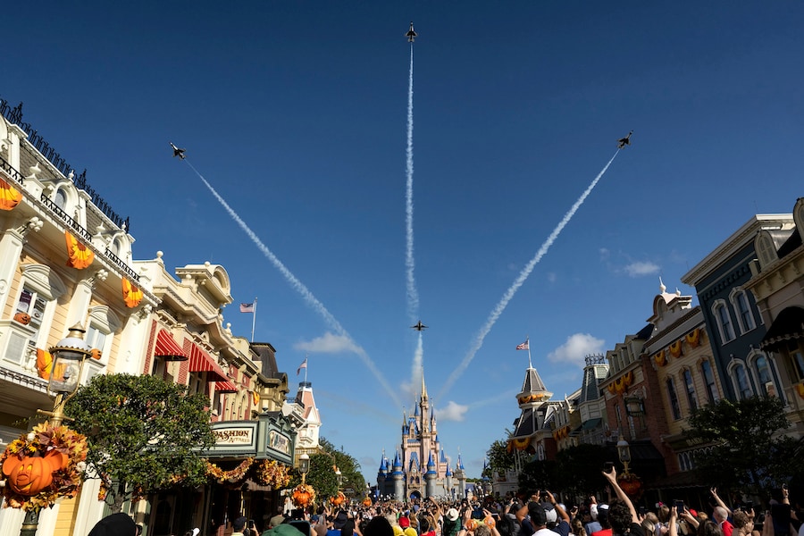 Image of Thunderbirds air show over Cinderella’s Castle at Disney World