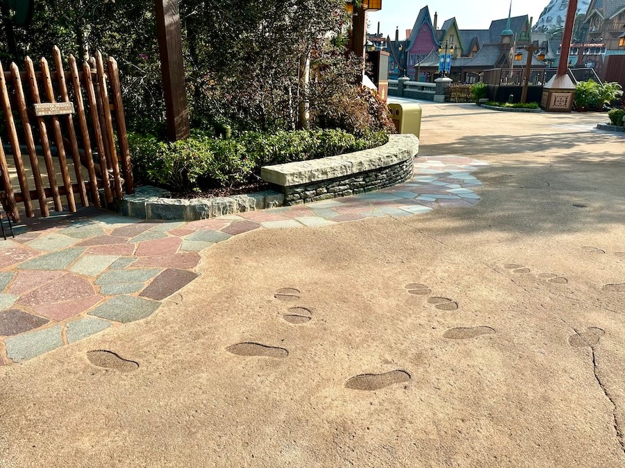 Sven and Kristoff’s footprints near Oaken’s trading post in World of Frozen at Hong Kong Disneyland