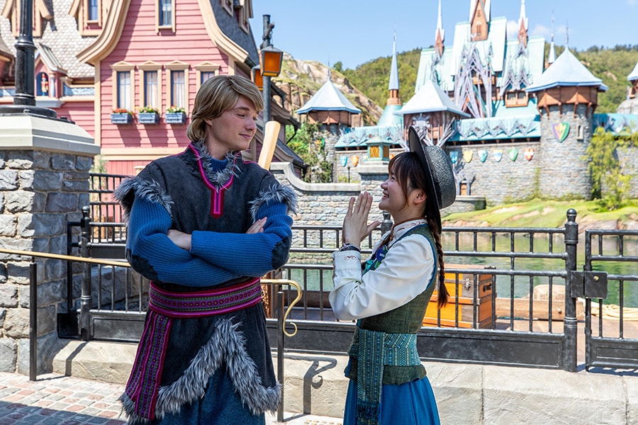 Kristoff and Cast Member