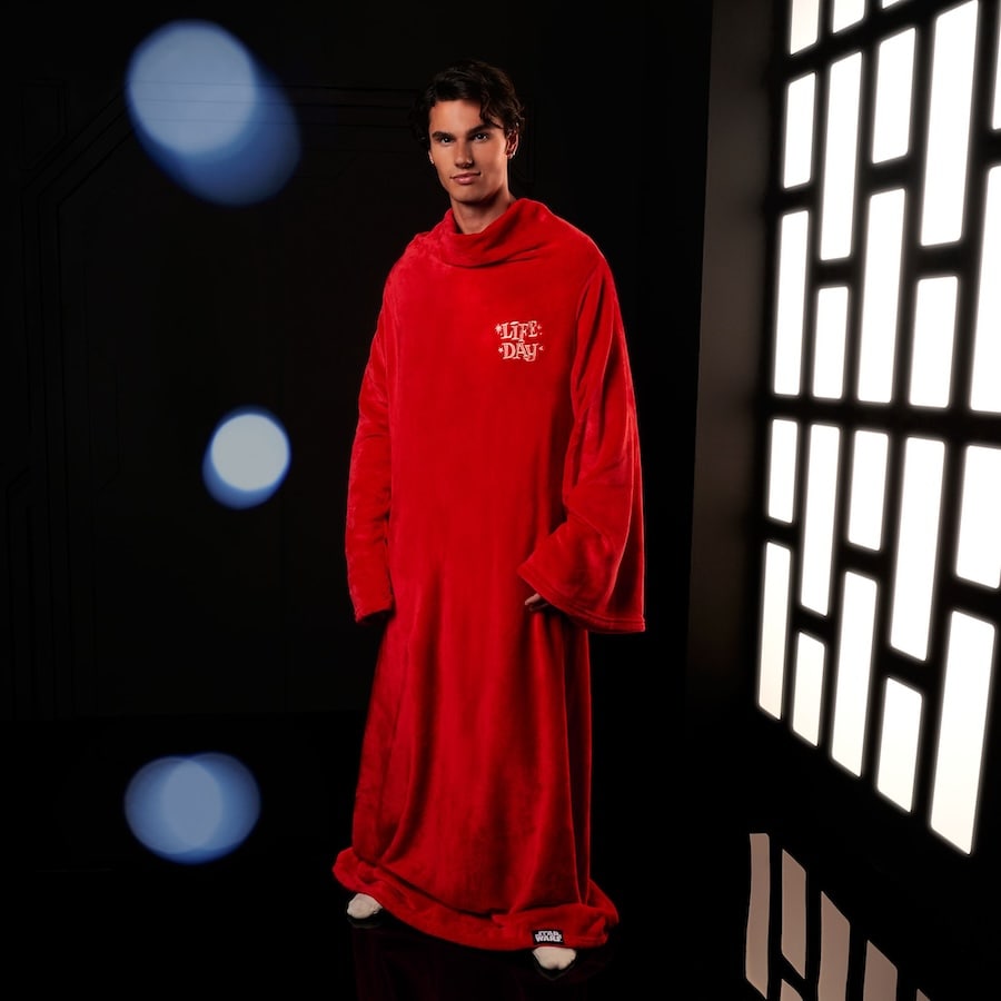 Star Wars Life Day 2023 Fleece Throw with Sleeves for Adults