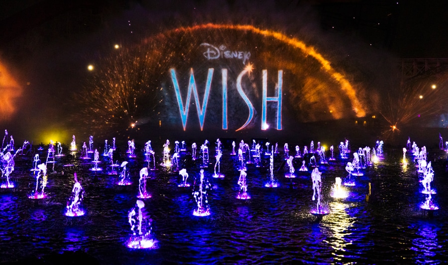 For a limited time, a new water short called “This Wish” will be presented ahead of “World of Color – Season of Light” at Disney California Adventure park at the Disneyland Resort. 