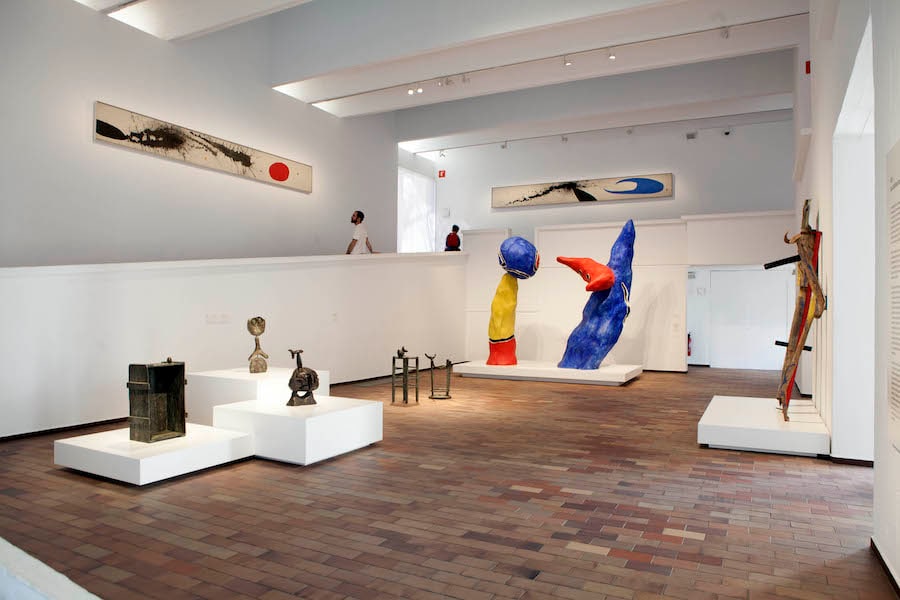 On the “Homage to Miró” National Geographic Day Tours experience in Barcelona, guests will discover the artworks of Miró and the spaces created to house them by architect Josep Lluis Sert. (Photo courtesy of TUI Musement)