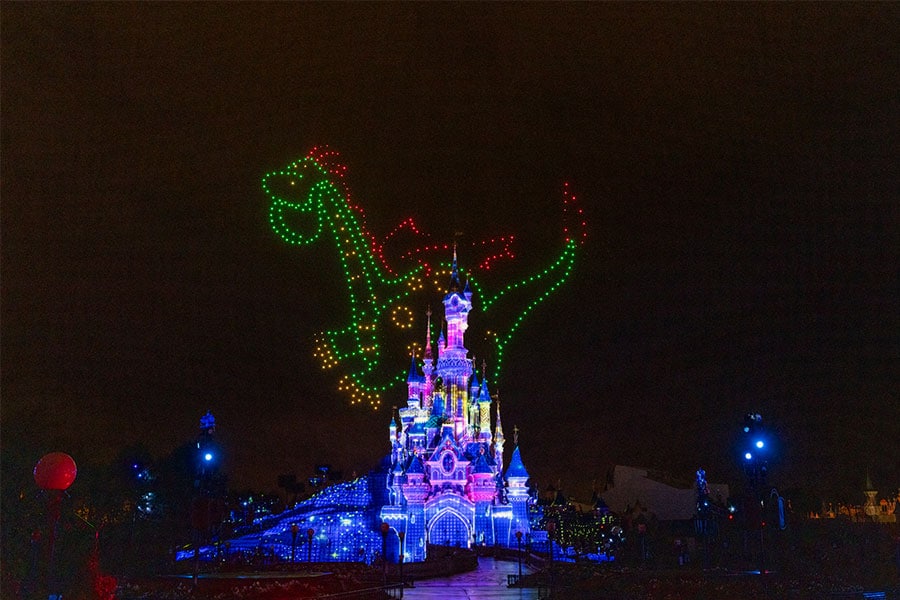 Elliot from “Pete’s Dragon” in the “Disney Electrical Sy Parade" at Disneyland Paris