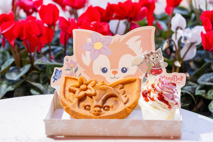Images of food Chinese New Year at Shanghai Disney Resort