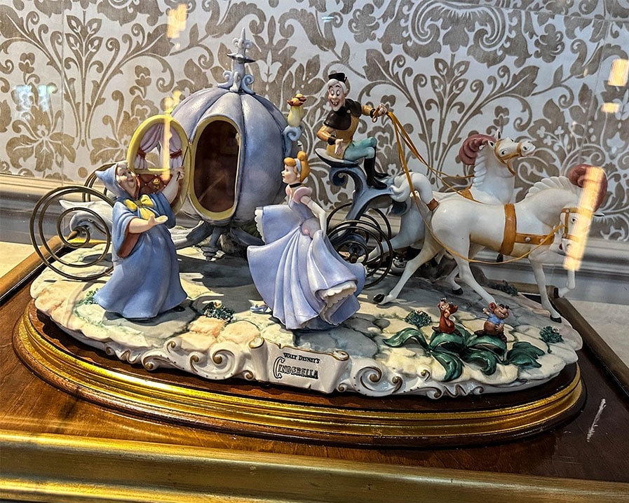 Porcelain figures of Cinderella