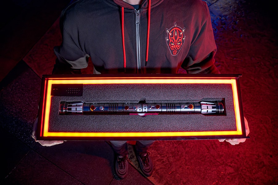 The Sith Apprentice: Darth Maul Legacy LIGHTSABER TM Set – Limited Edition