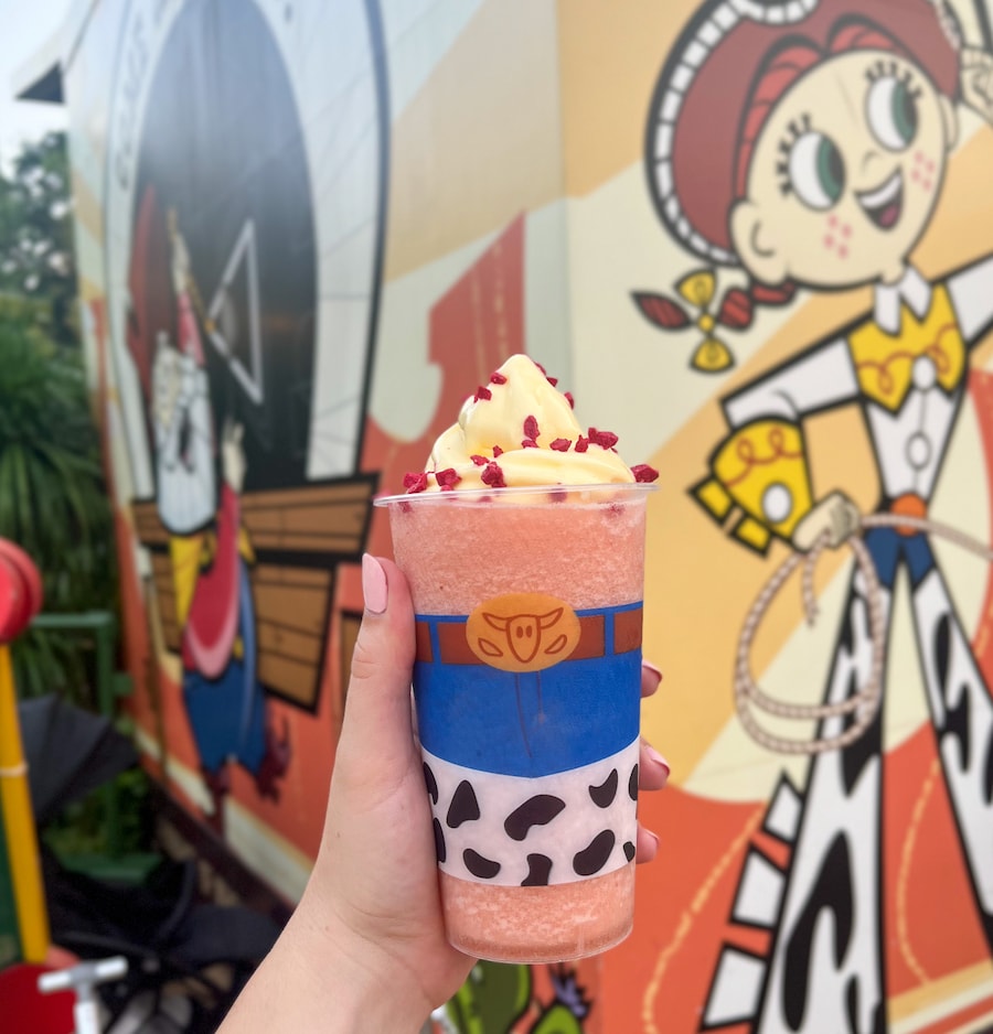 DOLE Whip with Strawberry Slush Float at Jessie’s Snack Roundup, Hong Kong Disneyland