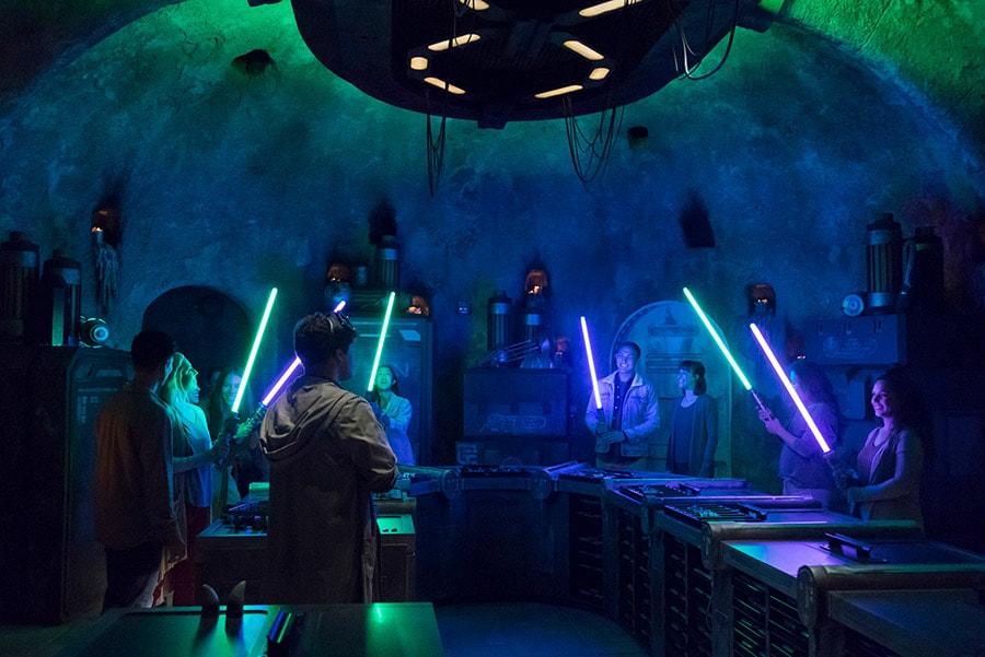 Savi’s Workshop – Sabres laser fabriqués à la main à Star Wars : Galaxy’s Edge