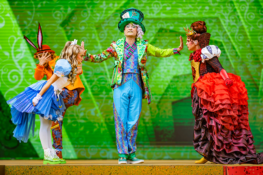  “Alice & the Queen of Hearts: Back to Wonderland” Show at Disneyland Paris
