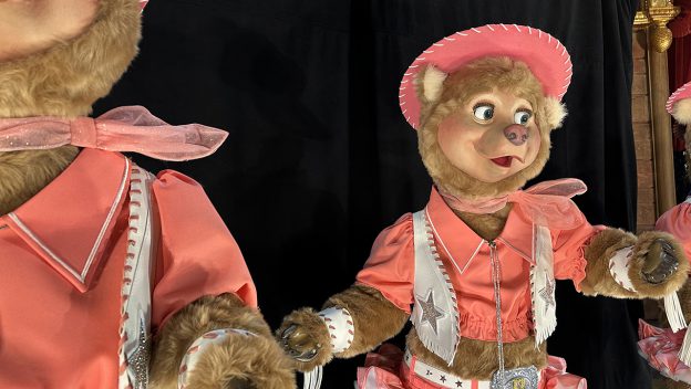 Bunny, Bubbles, and Beulah in New Country Bear Musical Jamboree Costumes