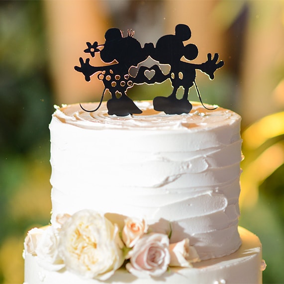 Wedding Cake Wednesday Minnie Mickey Kisses Disney Weddings