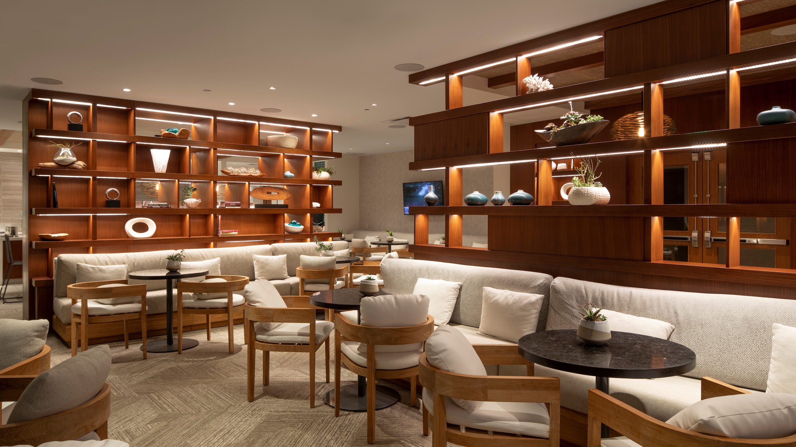 Alohilani Resort Waikiki Beach Destinations Disney Vacation Club