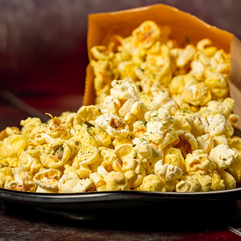 Popcorn with sour cream and chive seasoning