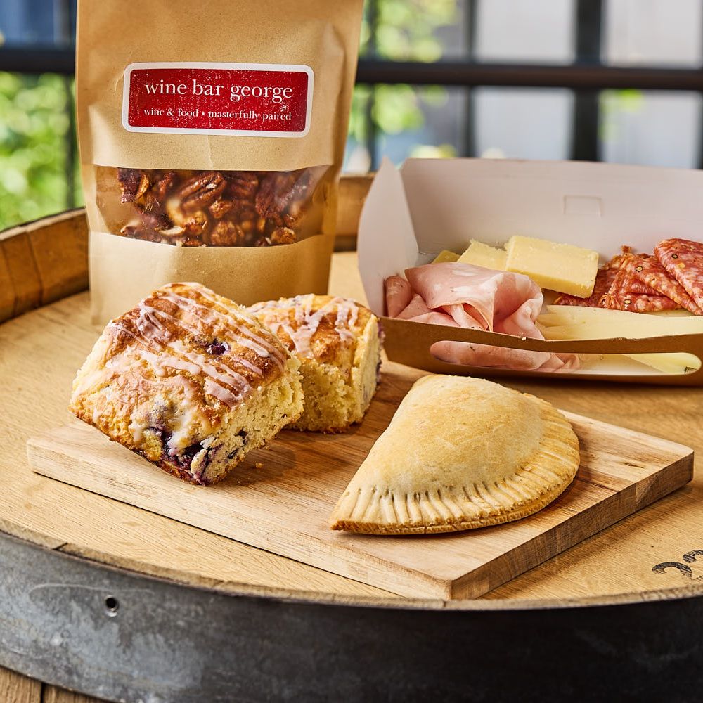 The Basket en Wine Bar Disney Springs