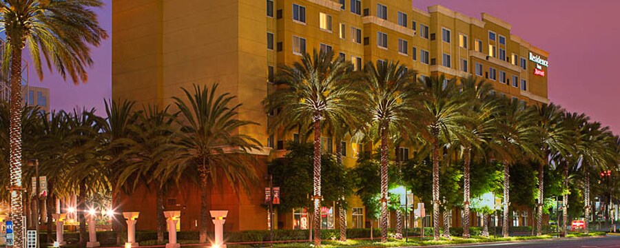 The exterior of the Residence Inn by Marriott Anaheim Resort Area Garden Grove at dusk