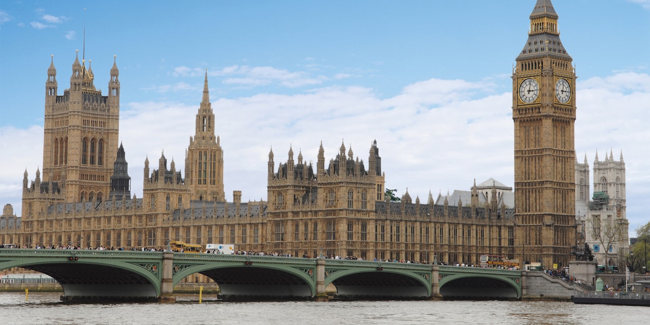 Big Ben and the London Bridge over the River Thames Big Ben and the London Bridge over the River Thames