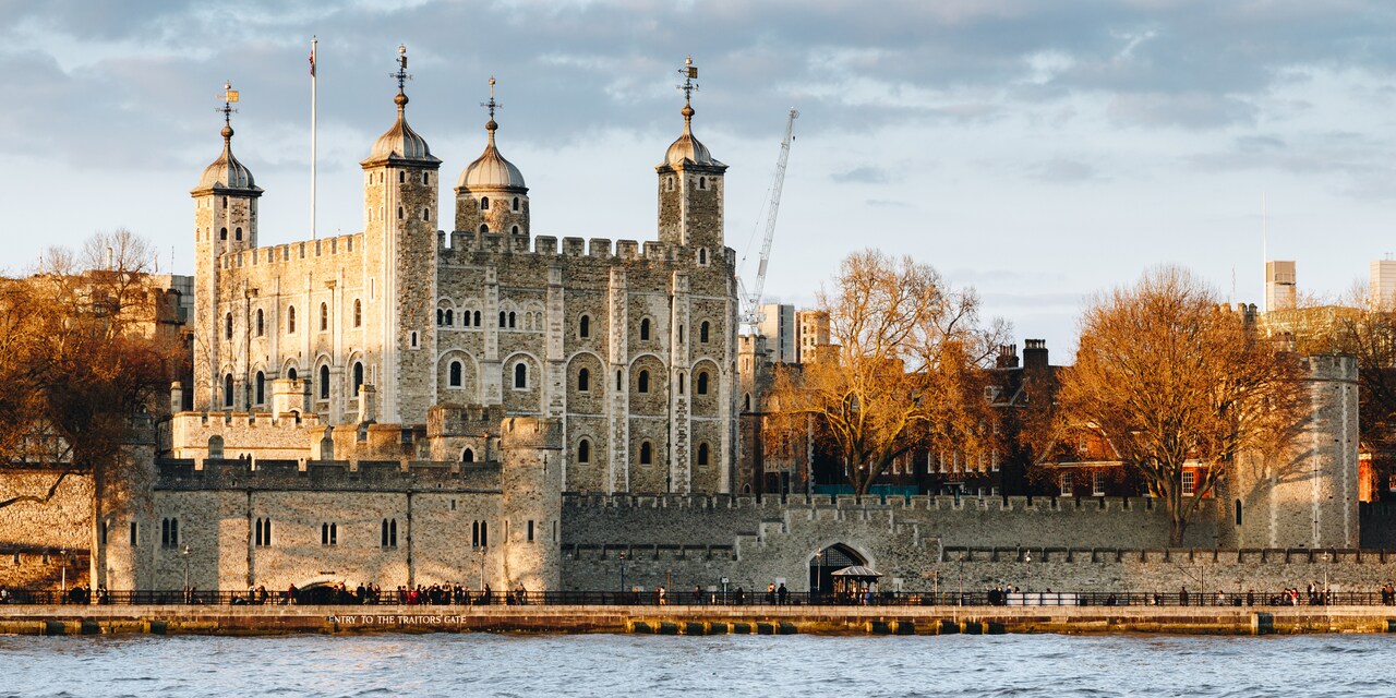 The Tower of London next to the River Thames