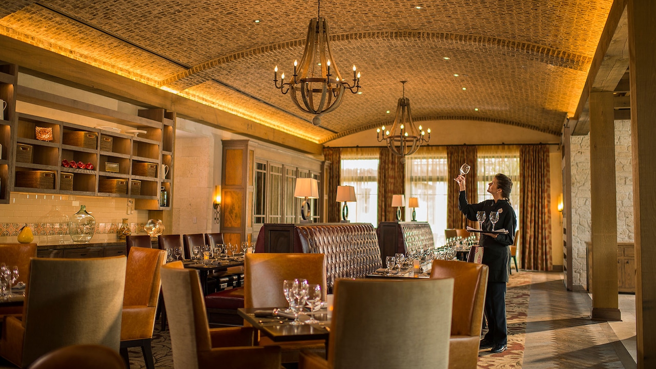 Golden Oak Club Four Seasons Private Residences