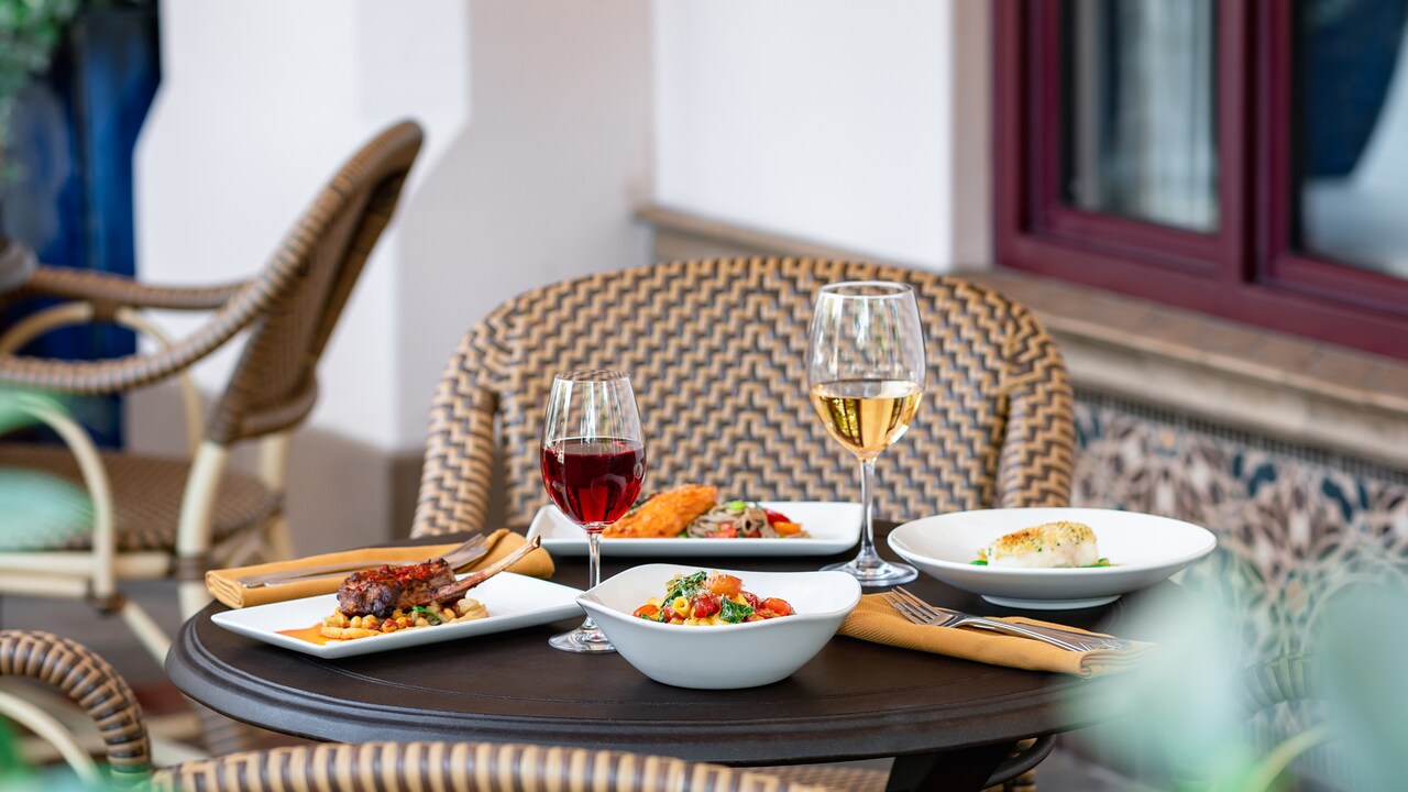 Carthay Circle Lounge at Disney California Adventure Park