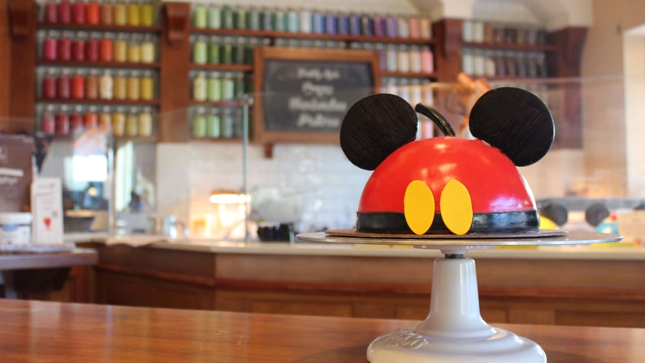 Amorette's Patisserie Cake Decorating Experience at Walt Disney World