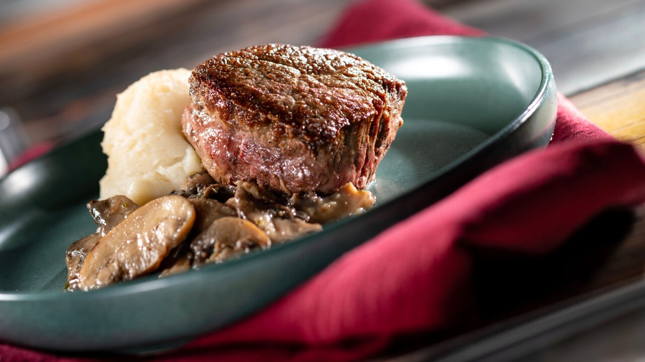 Filet Mignon, with mushrooms and mashed potatoes