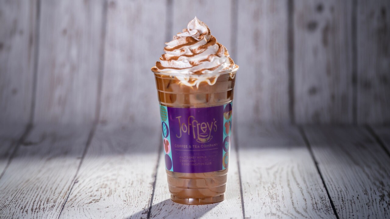 Notte di Caramello Cold Brew coffee drink with caramel syrup at Joffrey’s Coffee & Tea Company