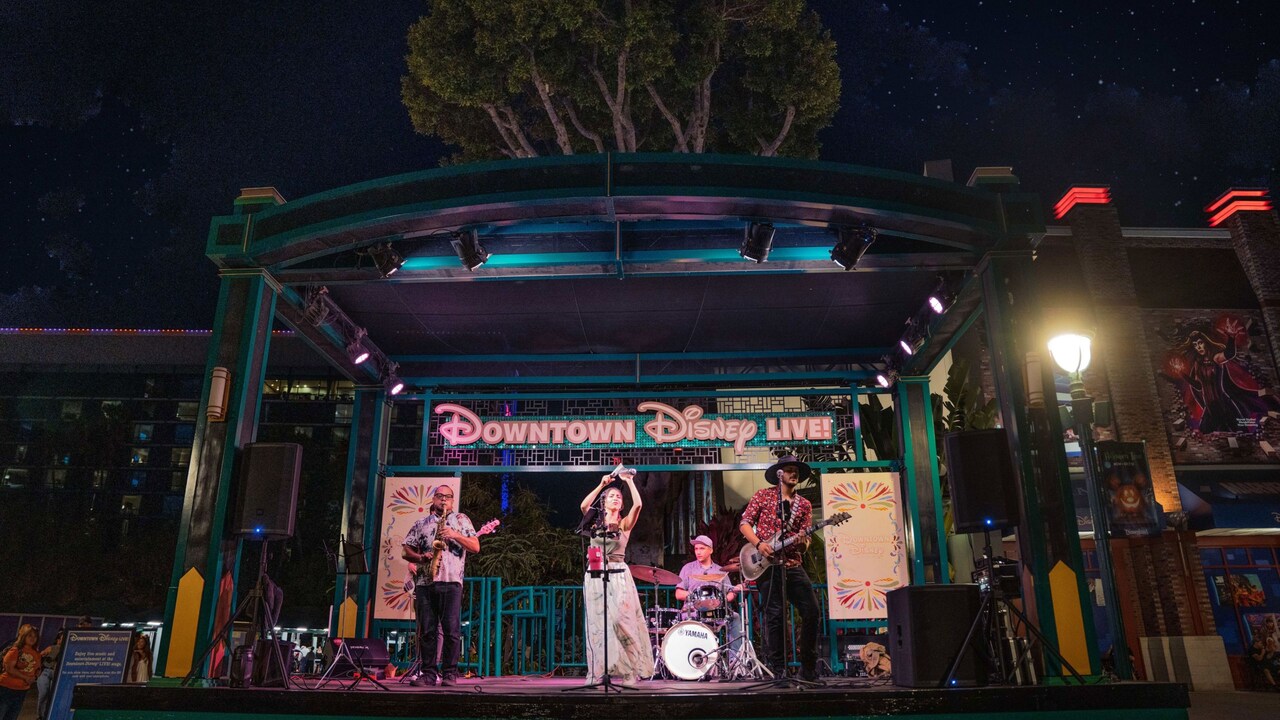 A band performing on the Downtown Disney LIVE! Stage