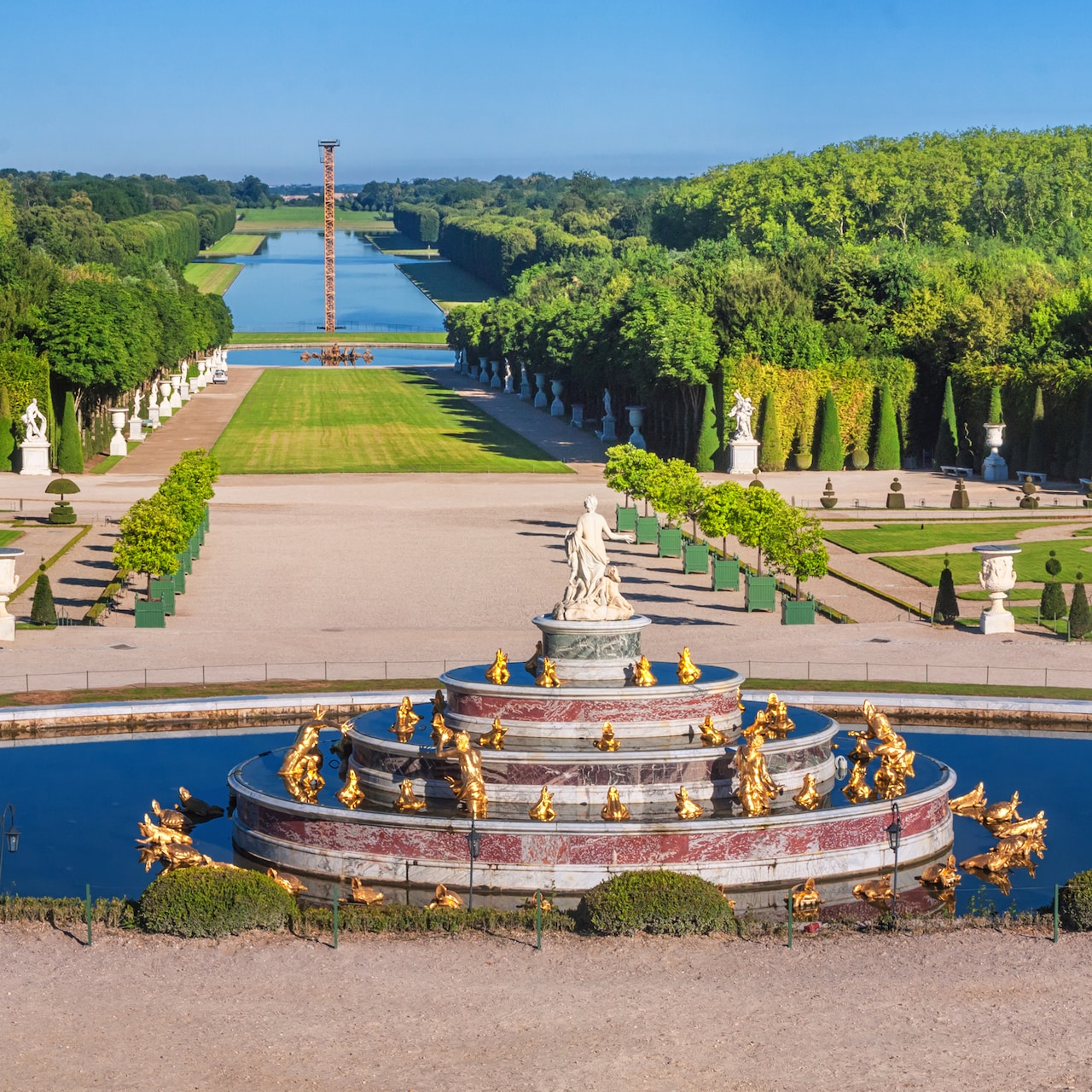 Latona Fountain overlooking an expanse of lawn in the gardens of Versailles