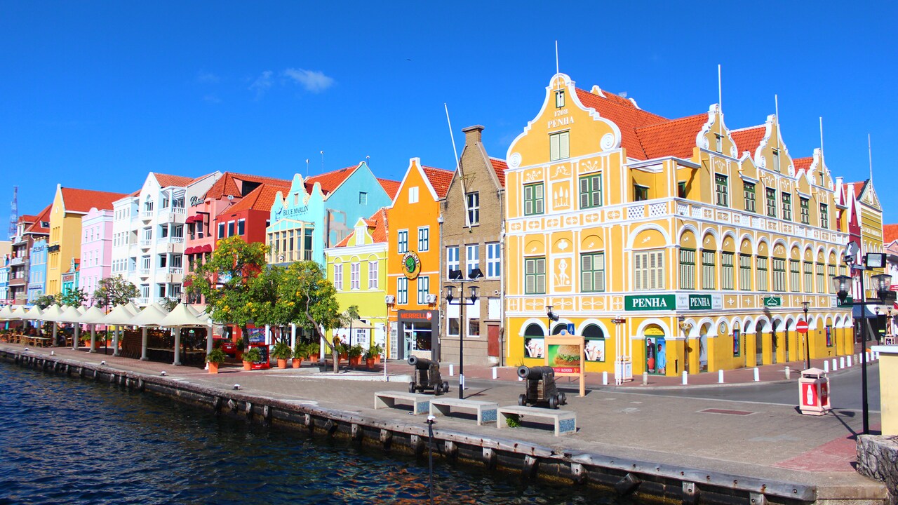city-of-willemstad-walking-tour-disney-cruise-line