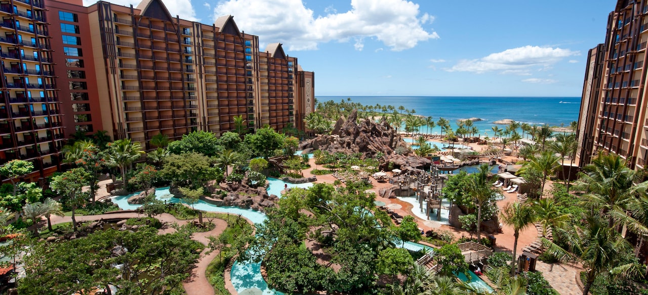 Multiple pools, waterslides and a lazy river can be found between the 2 towers of Aulani Resort