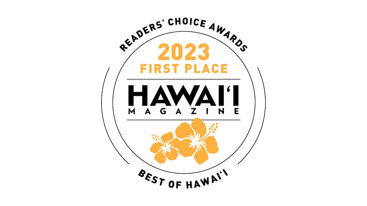 「Readers Choice Awards, 2023 First Place, Hawaii Magazine, Best of Hawaii」と書かれたロゴ