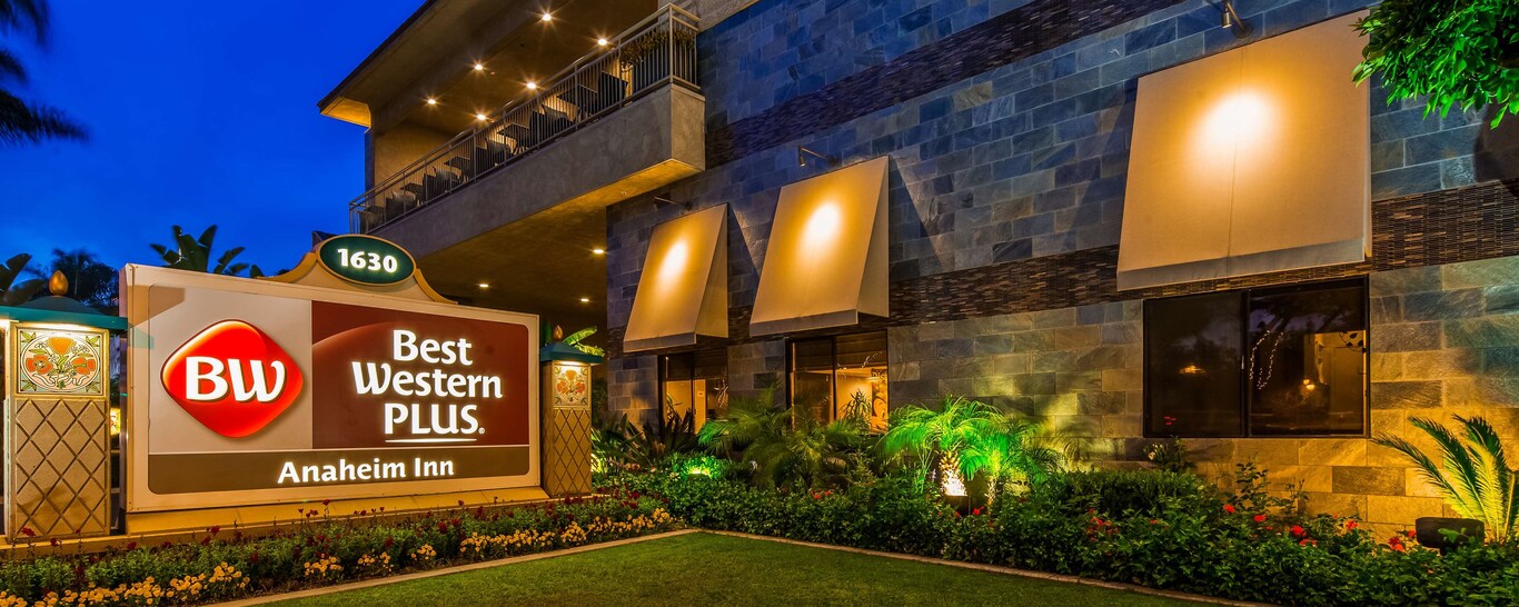 The entrance to the Best Western Plus Anaheim Inn