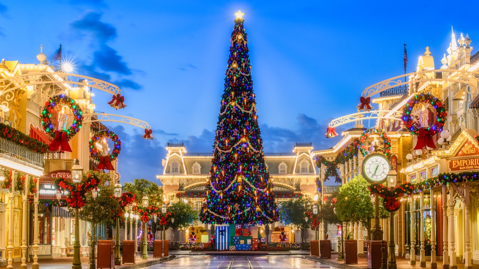 Holiday Events &amp; Celebrations | Walt Disney World Resort