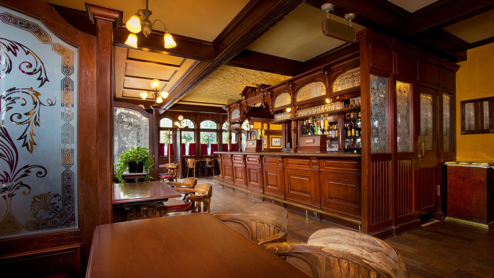 Rose And Crown Pub And Dining Room