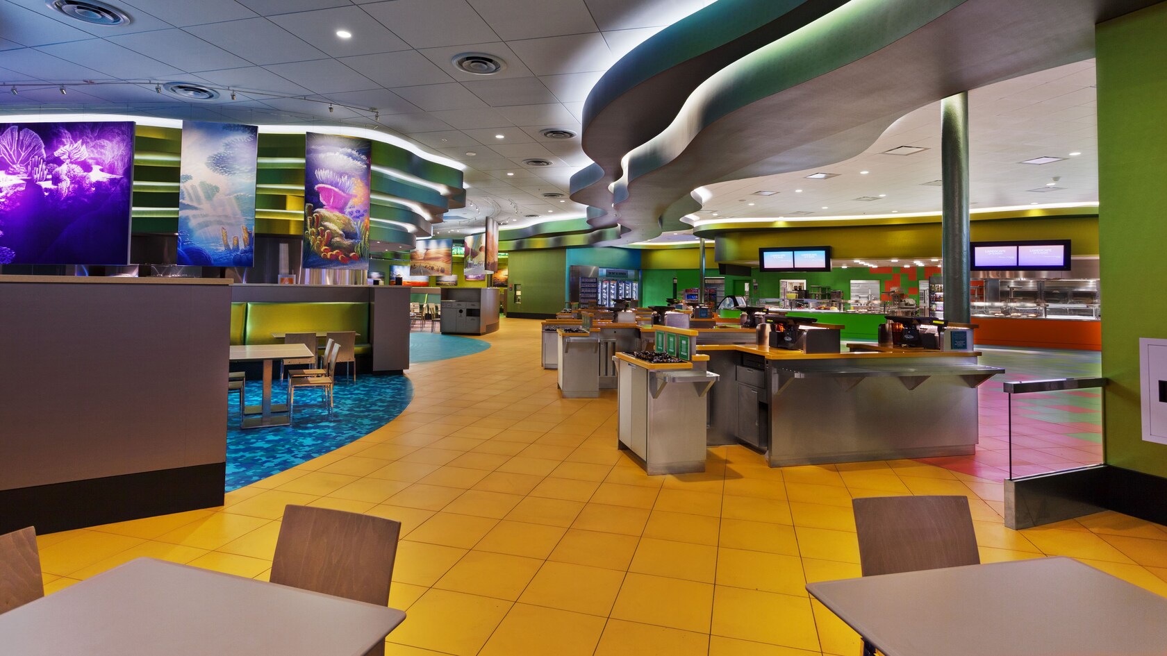 Quiosques de estilo cafeteria e estações de cozimento