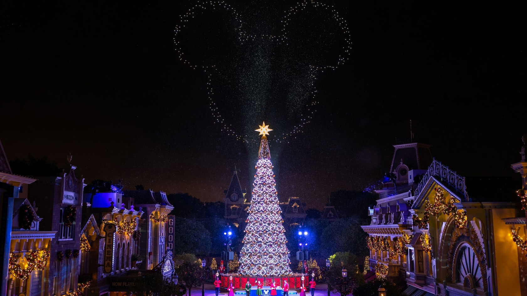 A Disney Christmas | Hong Kong Disneyland Resort